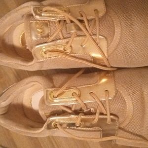 Ladies size 7.5 Micheal kors tennis shoes .
